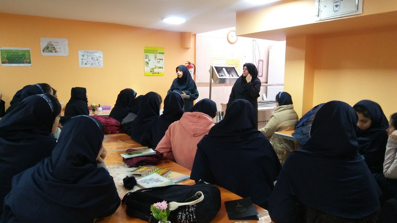 جلسه توجیهی دانش آموزان و اولیا برای اردوی یزد
