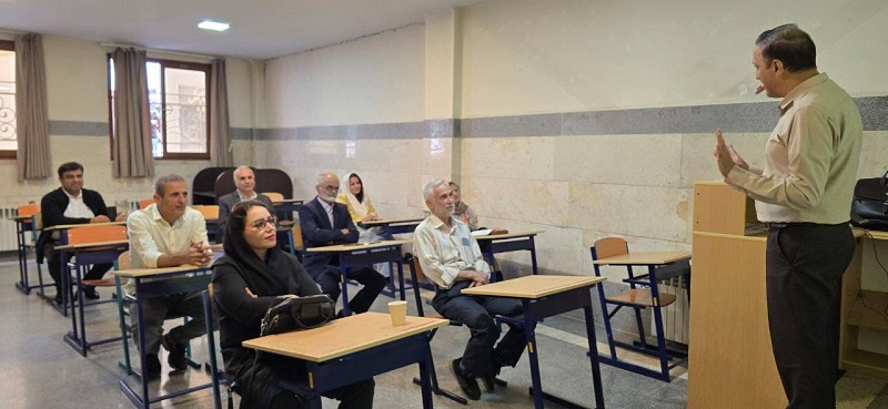 دیدار اولیا با دبیران دوره اول و دوم متوسطه آبان هزار و چهارصد و چهار