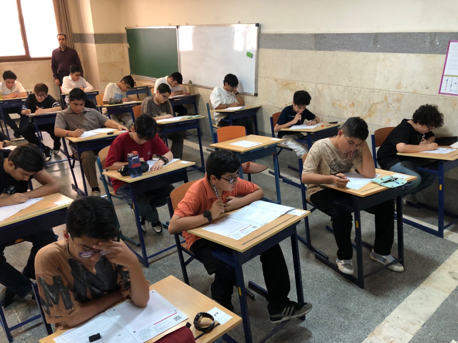 برگزاری آزمون تابستانی دوره اول دبیرستان واله چیتگر
