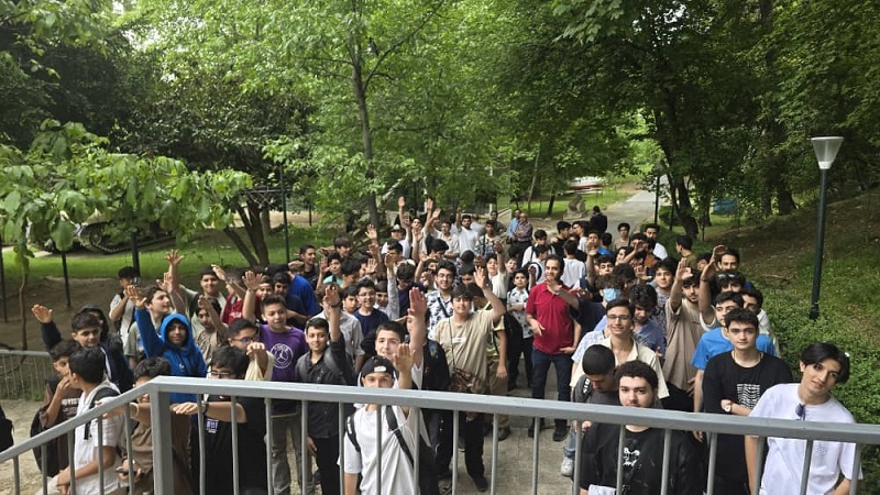 برگزاری اردوی بازدید از کاخ سعد آباد چهارشنبه دهم اردیبهشت هزار و چهارصد و چهار