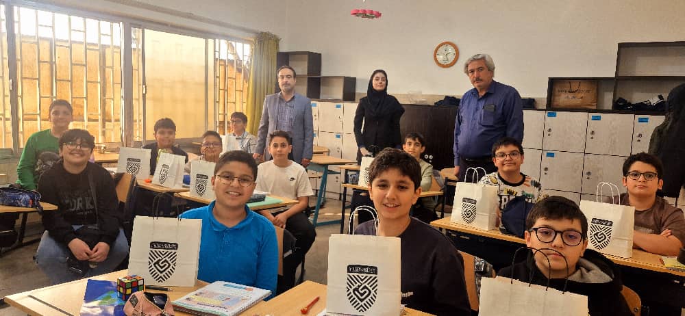 پسران مدرسه واله قیطریه در روز دانش آموز